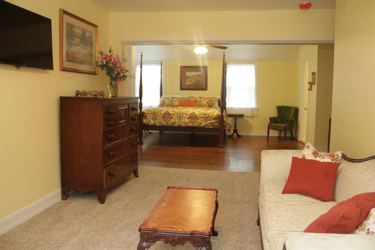 The Oaks Bed And Breakfast Sulphur Springs Exterior photo