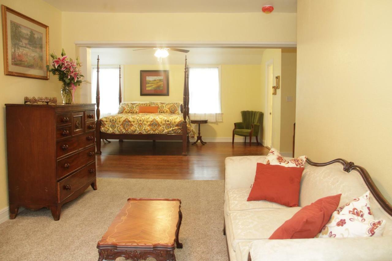 The Oaks Bed And Breakfast Sulphur Springs Exterior photo